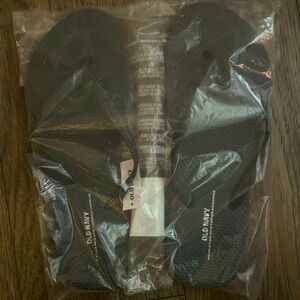Old Navy flip flops. Size 8 US Womens. Navy blue/dark grey color